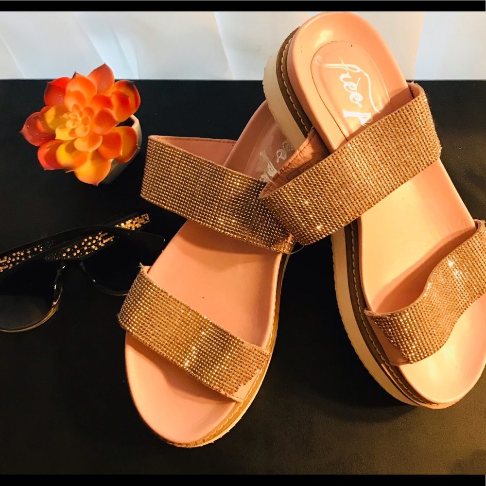 🔥✨Free People Gold bling double strap sandal✨🔥